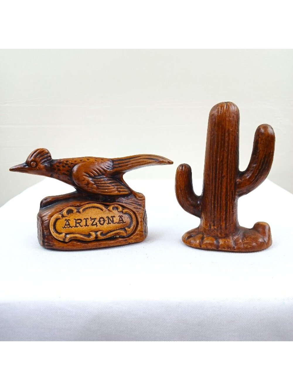 Vintage Treasure Craft USA Arizona Roadrunner Cactus Salt & Pepper Shakers Set